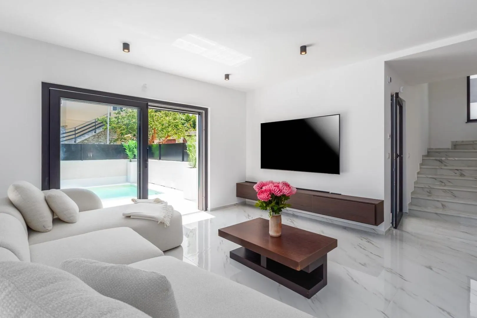 Villa Verana with pool 萨武德里亚